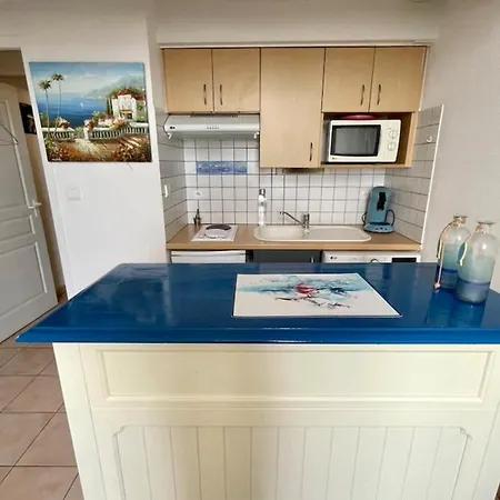 Апартаменты Nice 45 M2 Bright-Comfortable On The Seaside *